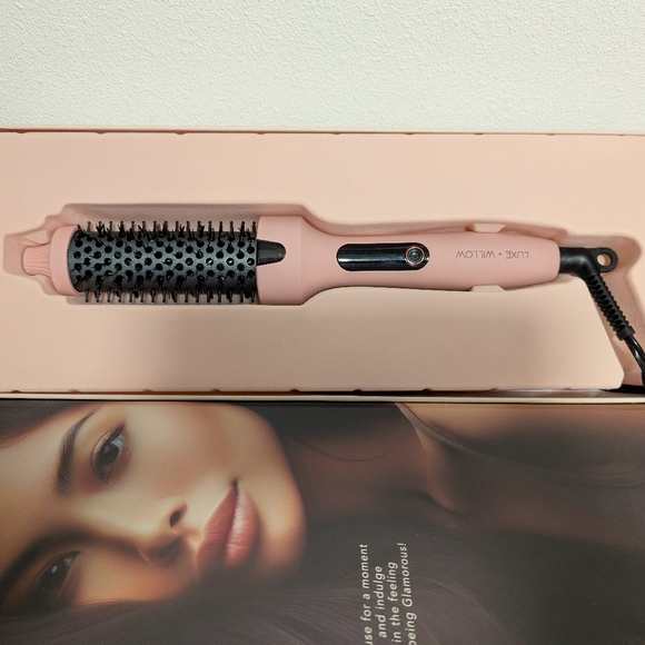 luxe and Willow Other - NEW In Box - Luxe + Willow Thermal Brush